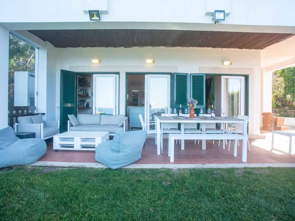 Villa Osiris (AL) in Colares