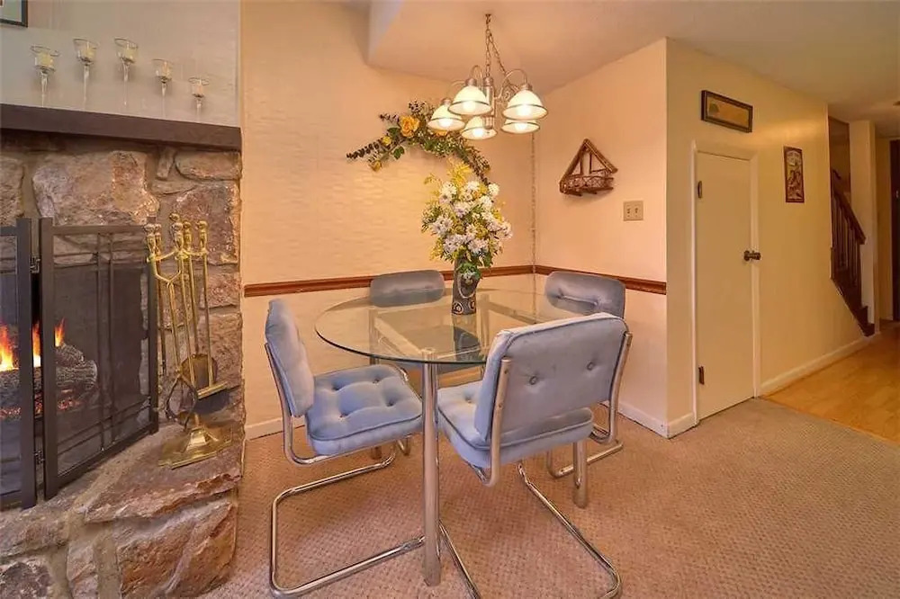 Alone at Last 2 Bedroom Home with Fireplace