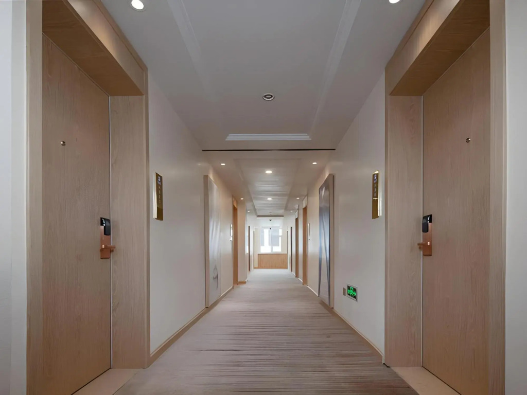 Vienna 3 Best Hotel (Jiayuguan Jingtie Market Chengxin Plaza)
