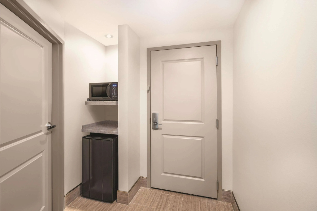 La Quinta Inn & Suites by Wyndham Cleveland near Lee Univ