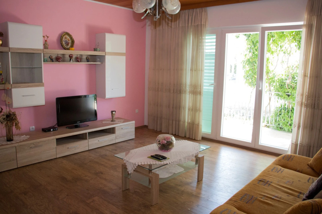 Apartment Radin - 2 bedroom apartment: A1 Vodice, Riviera Sibenik