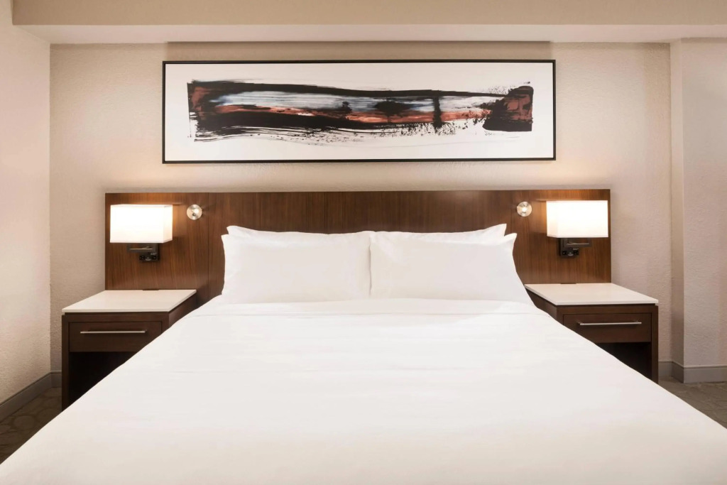 Delta Hotels by Marriott Minneapolis Northeast