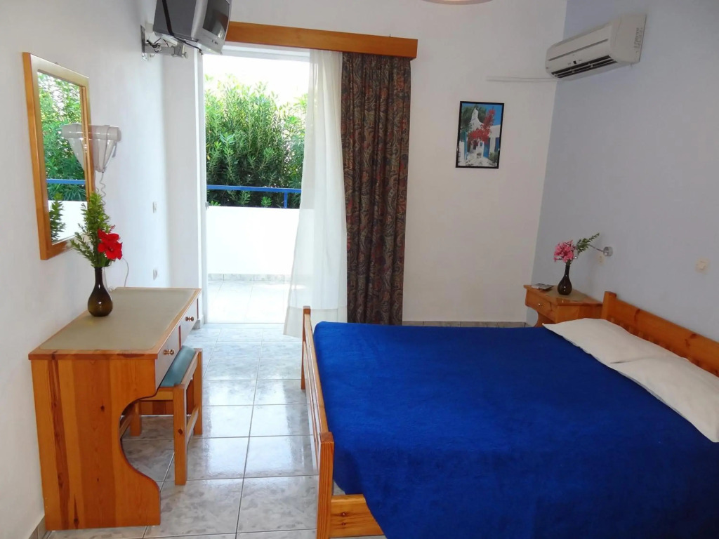 Michalis Studios & Apartments