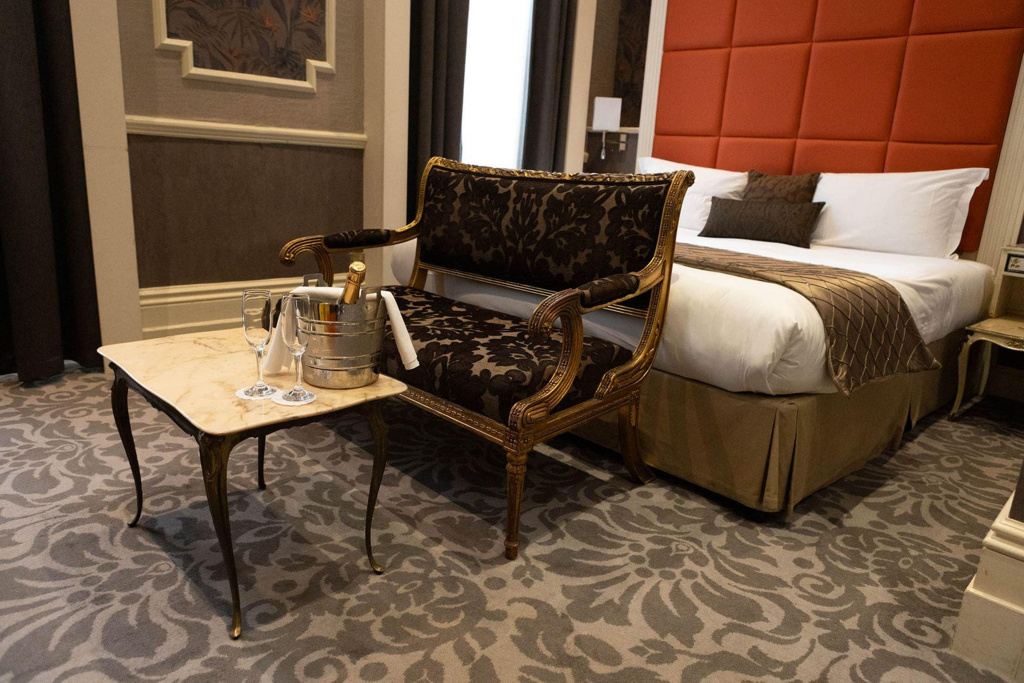 The Leonard Hotel