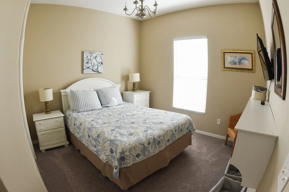 Davenport Vacation Homes by Shine FM