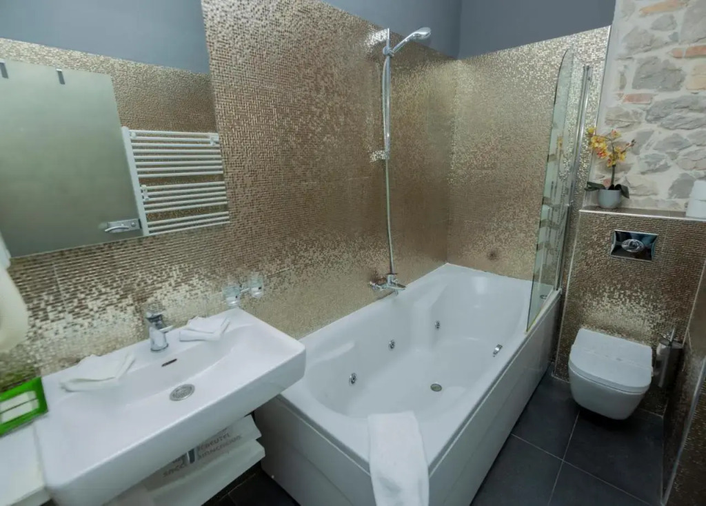 Karmel Beachway Rooms1