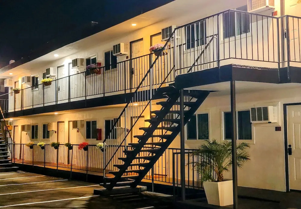 Nirvana Hotel