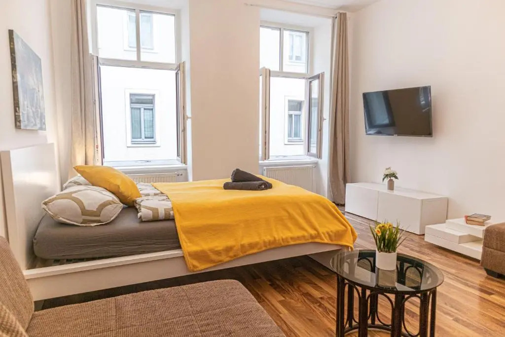 Peaceful 1BR Apt. near Metro Station Längenfeldg.