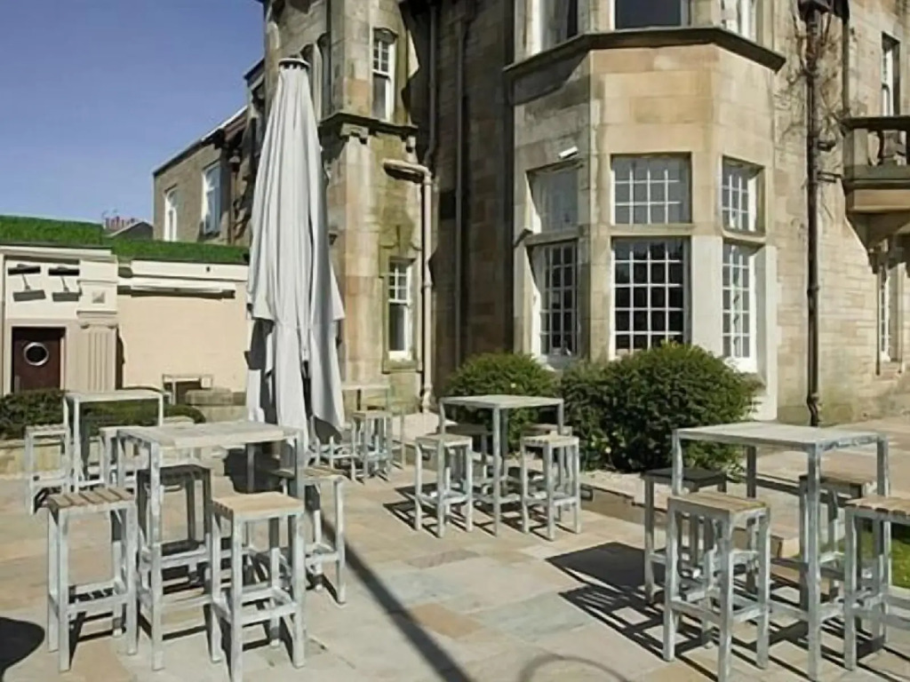 The Orchard Park Hotel