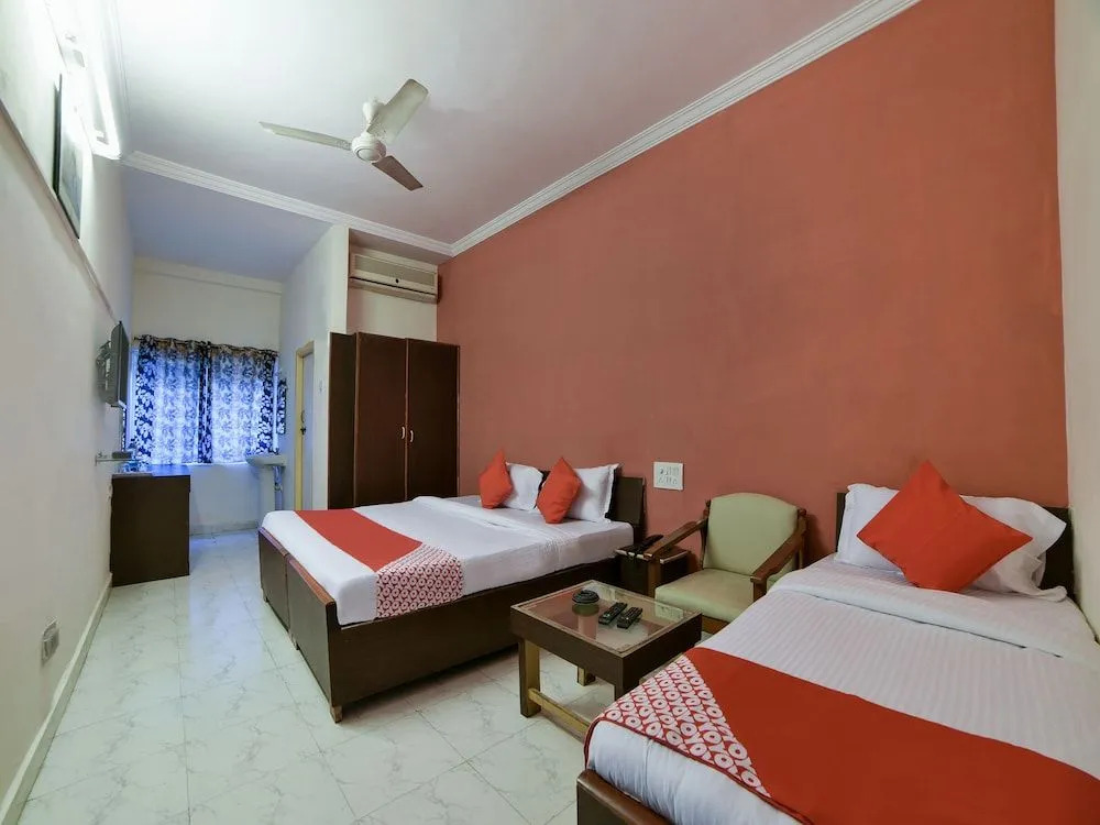 OYO 16533 Hotel Sudarshan