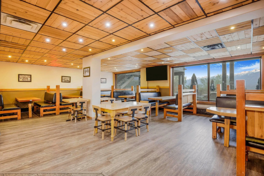 Days Inn by Wyndham Golden