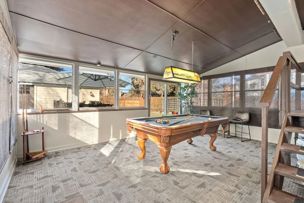Historic Mountain Ave Bungalow - Walk Everywhere!