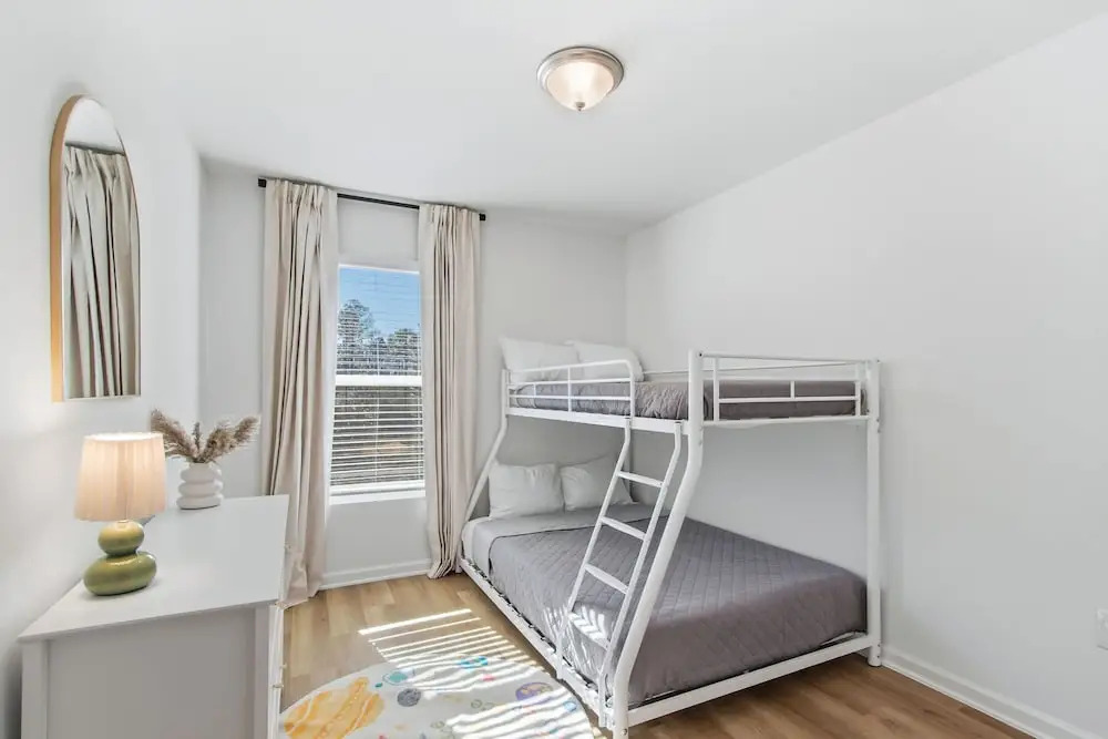 New Sleeps 7 Beach Fun Dining Palmaway