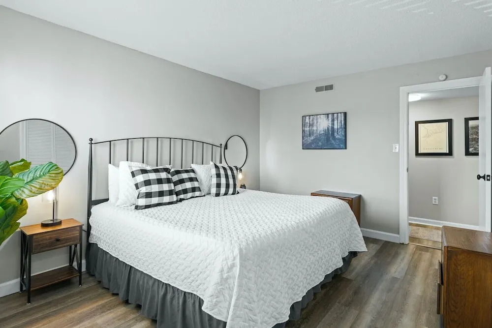 The Loft Picturesque Condo for 6 w/ Epic Views!