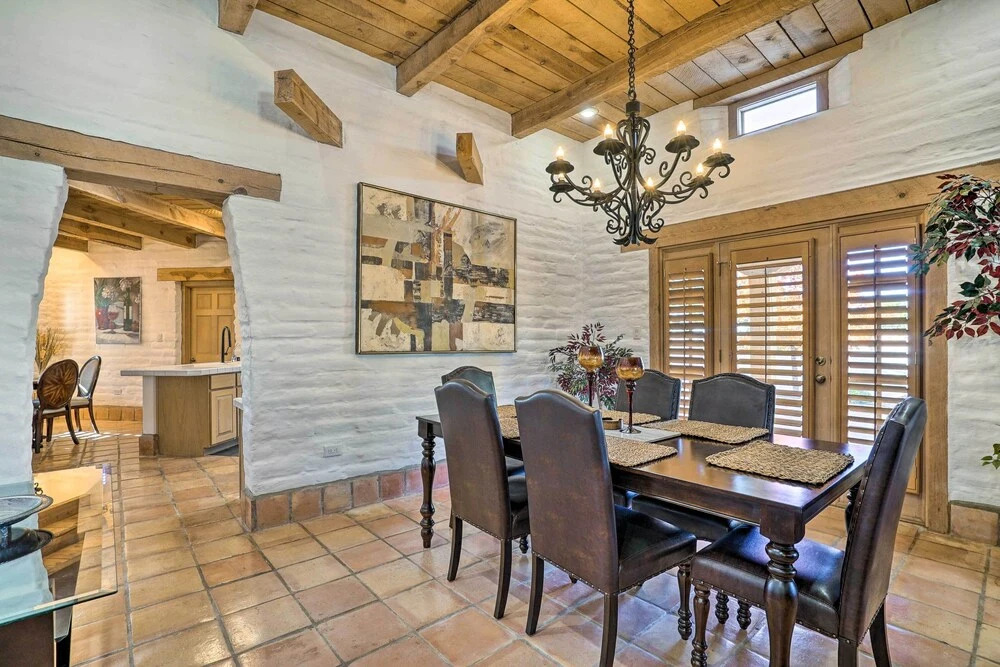 Las Cruces Home La Casa Blanca w/ Courtyard