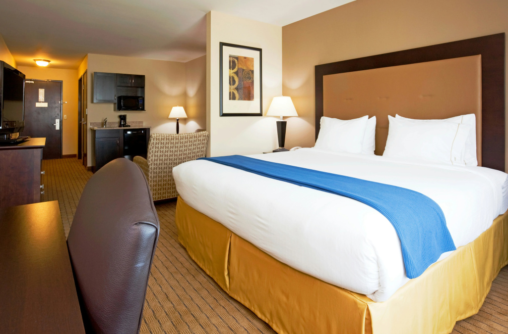 Holiday Inn Express Hotel & Suites Madison-Verona by IHG