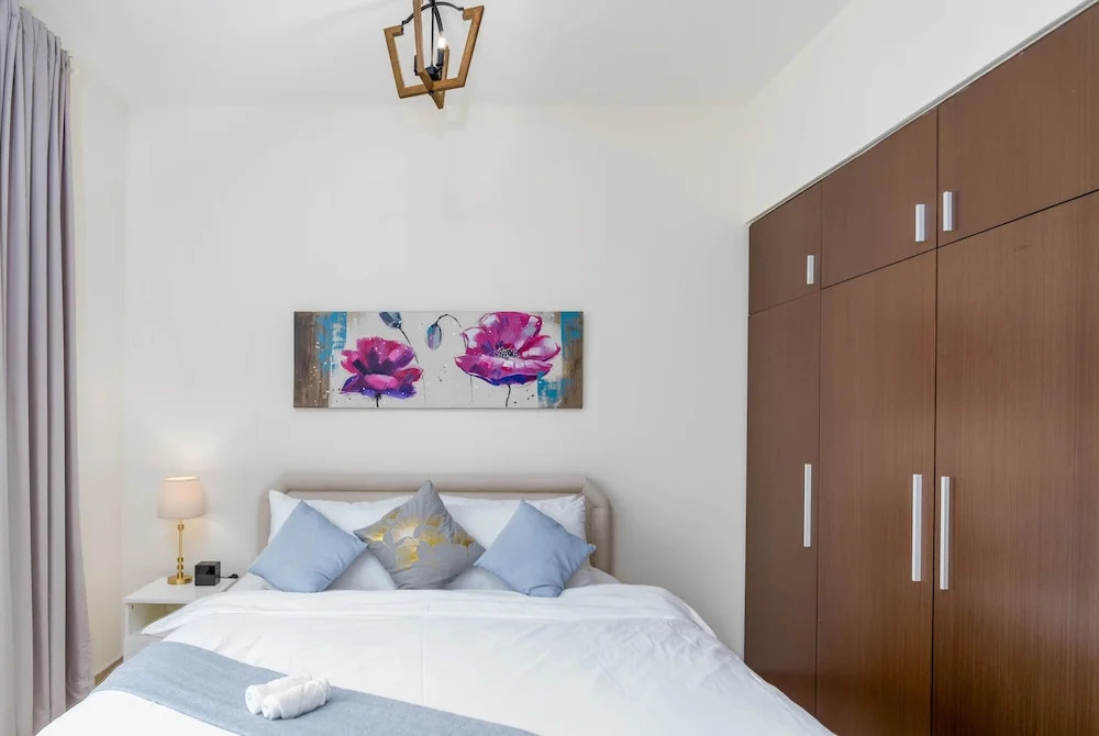 Stylish 1 Bedroom in Marina Blue