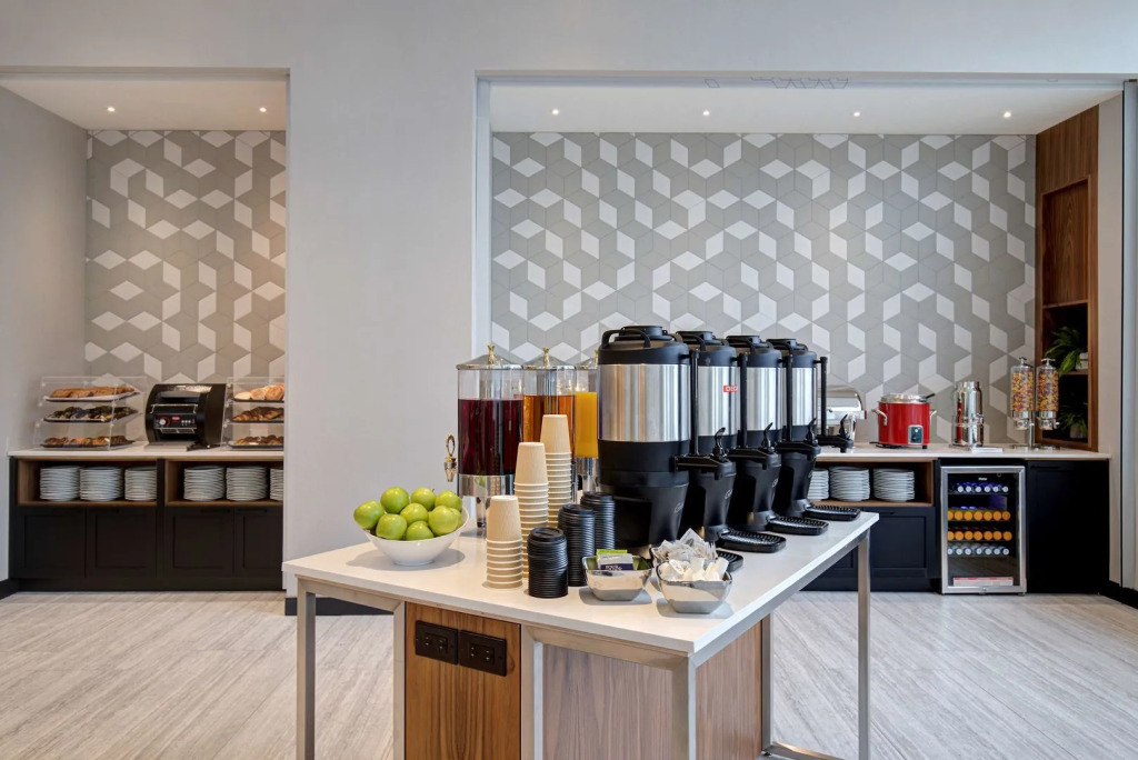 Hampton Inn by Hilton Montreal Downtown