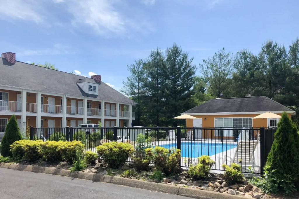 Quality Inn Johnson City I-26 exit 17