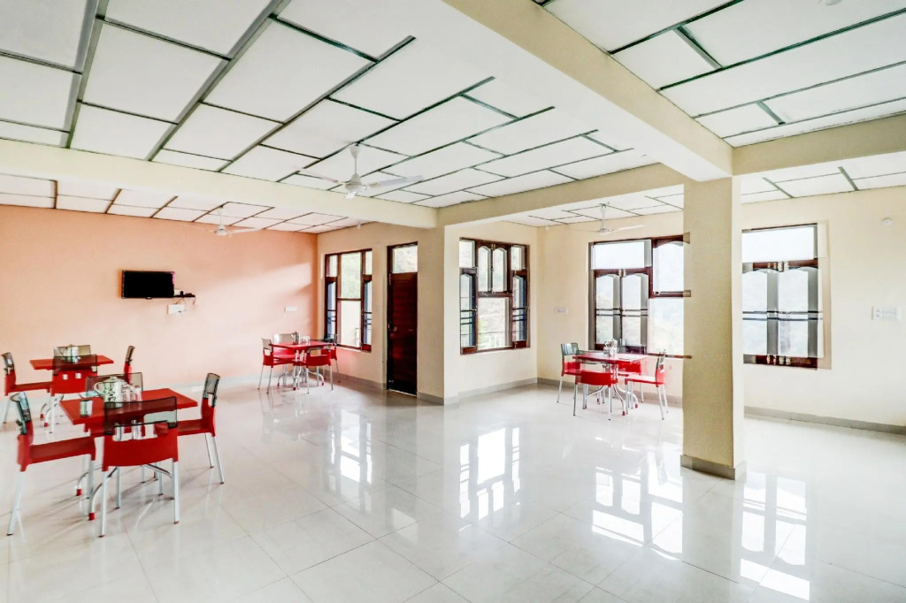 OYO 66006 Hotel Himalayan Paradise