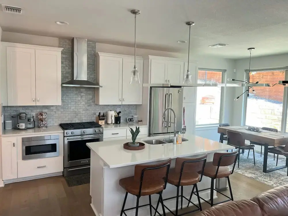 Upstay - Eastside Home w Patio  BBQ - Mins to DT, Austin