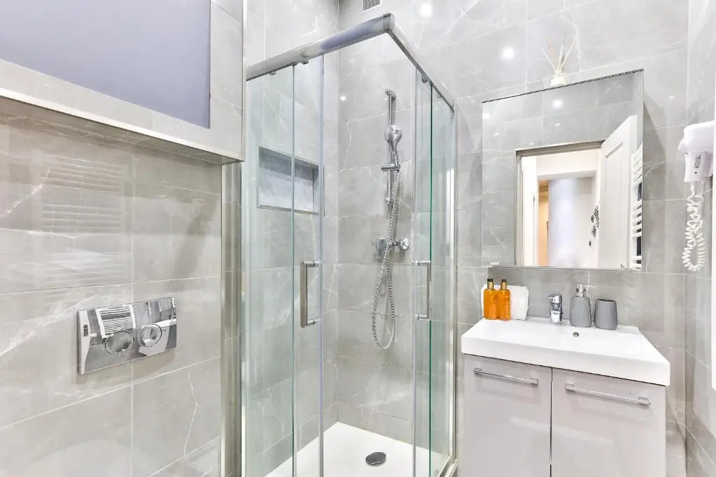 57 - Luxury Parisian Home Sebastopol 1