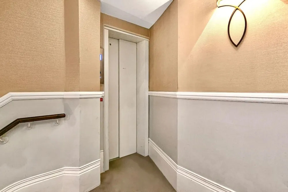 8 Million Home Cadogan Square Access