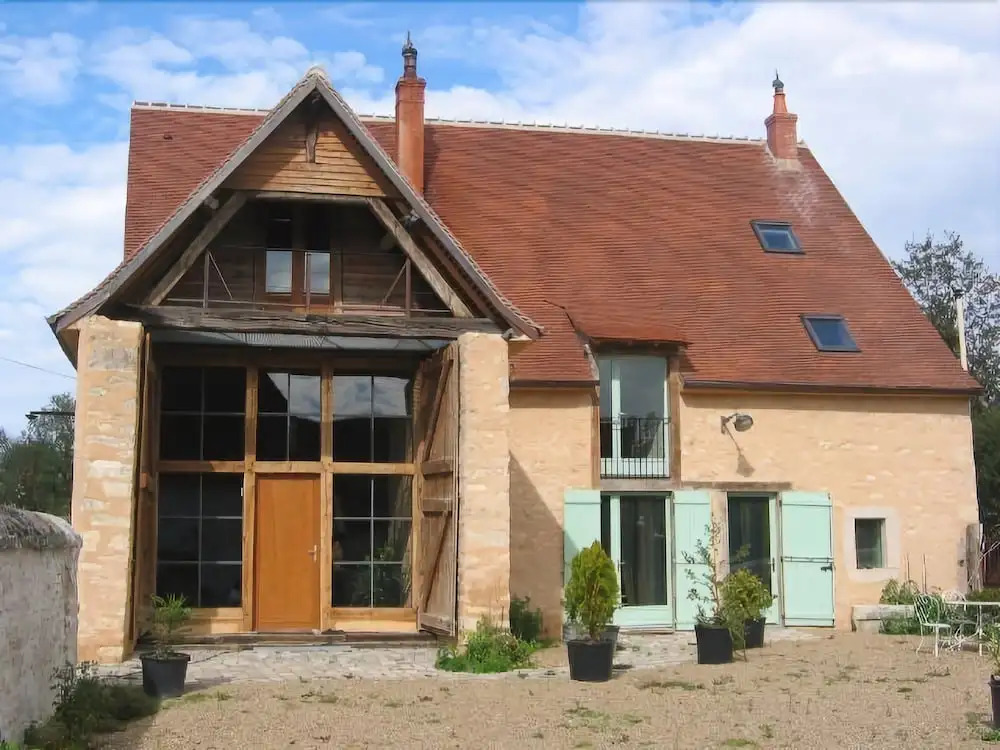 Gîte LAnge Blanc 12 chambres, 28 personnes, piscine couverte chauffée