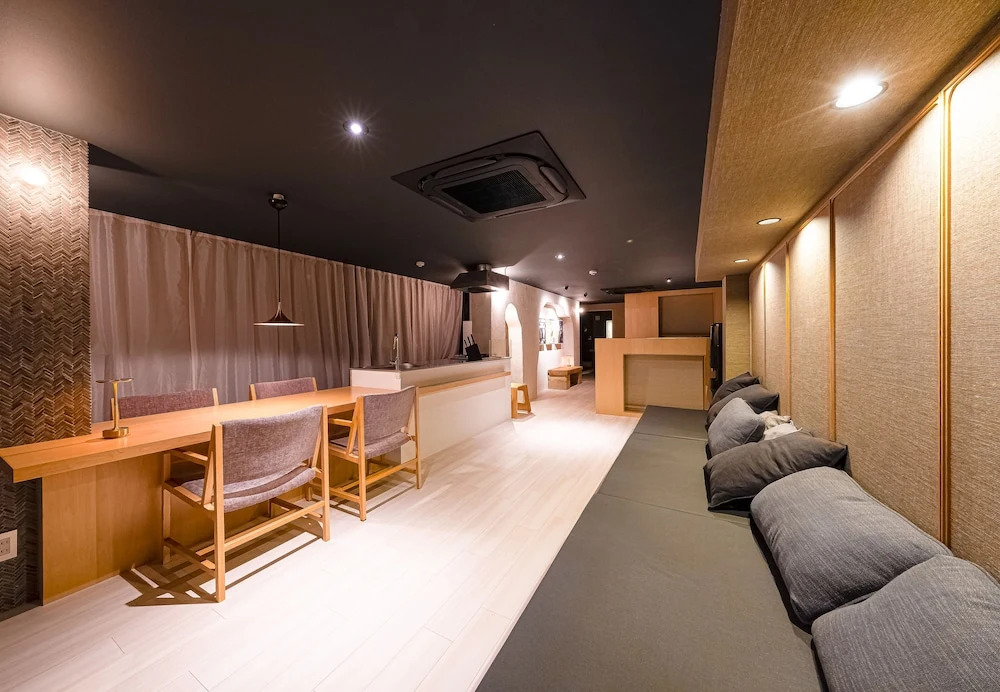 AET & o3 HOTEL