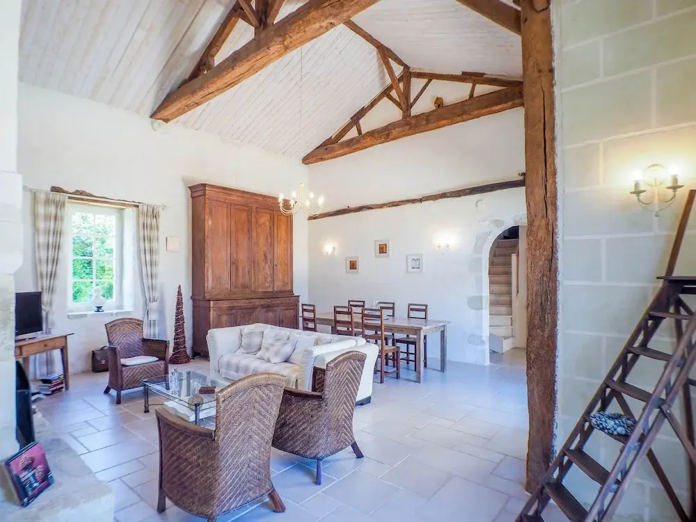 Holiday Home in Saint-Laurent-de-la-Salle with Pool