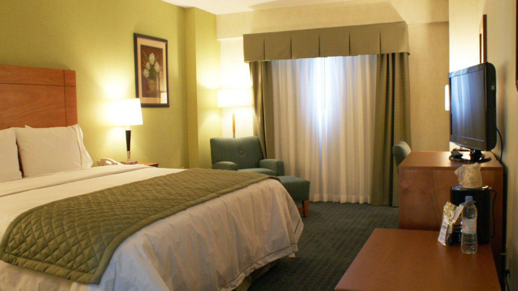 Holiday Inn Express & Suites Toluca Zona Aeropuerto by IHG