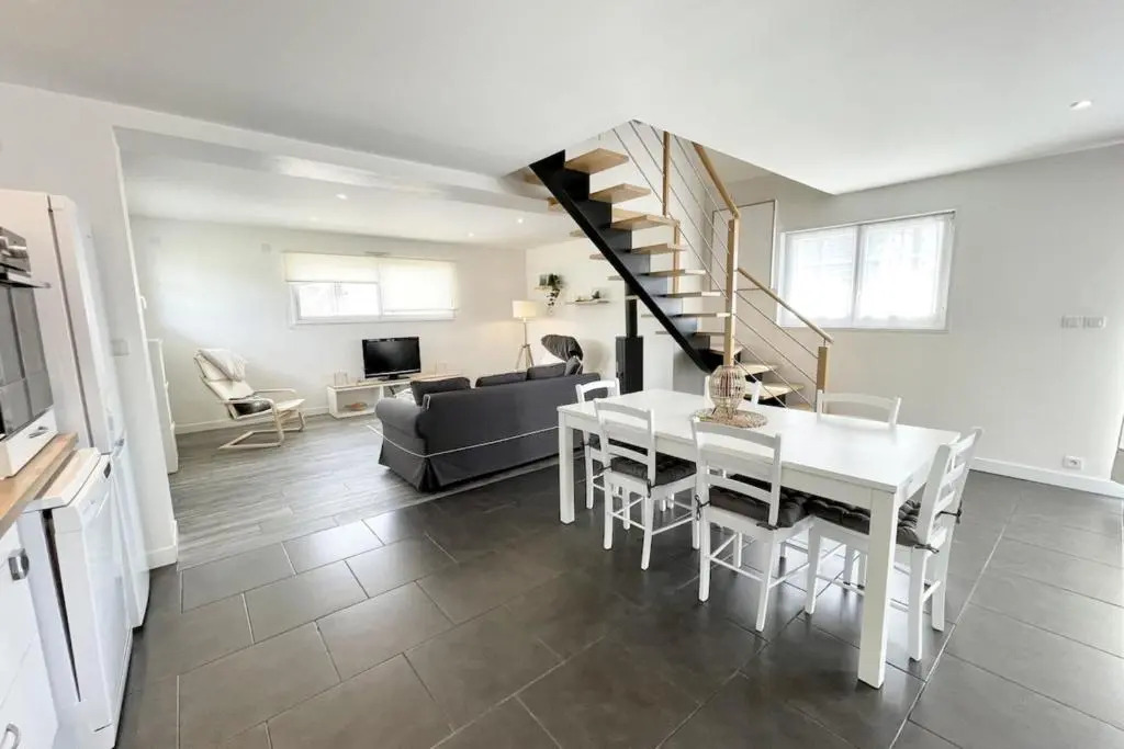 Jolie maison entièrement rénovée Proche plages