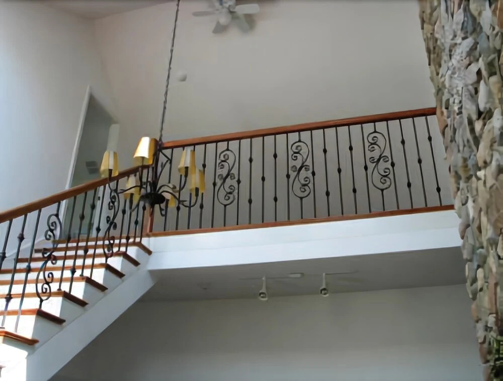Edgewater Estate - Five Bedroom Home
