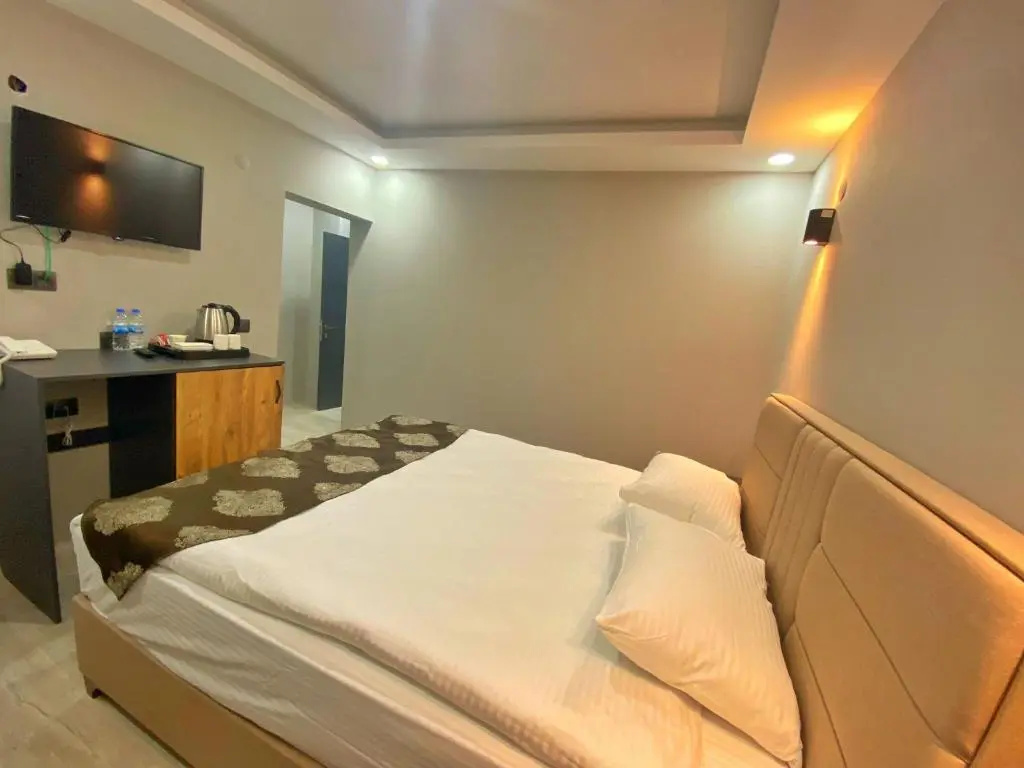 Whitestone Hotel