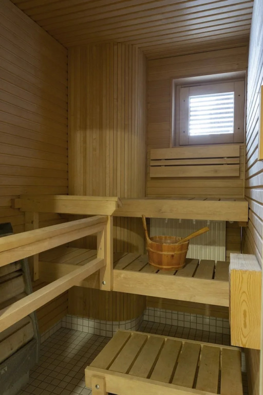 2ndhomes Deluxe Apt w Sauna & Balcony