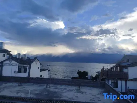 Thumb Courtyard-Style Hotel (Erhai Lake Xiaoputuo)