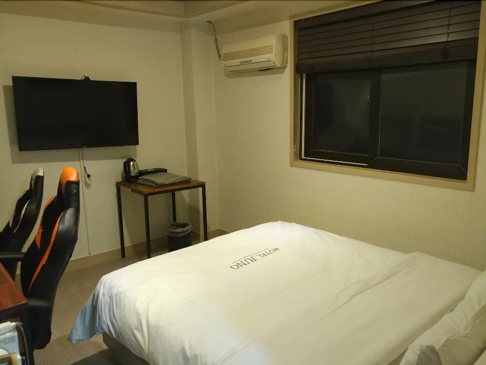 Juno Hotel
