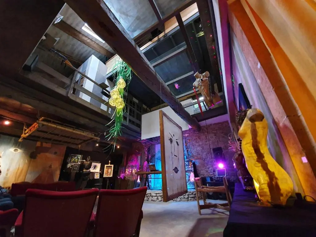 Appartement dans un atelier d'artiste