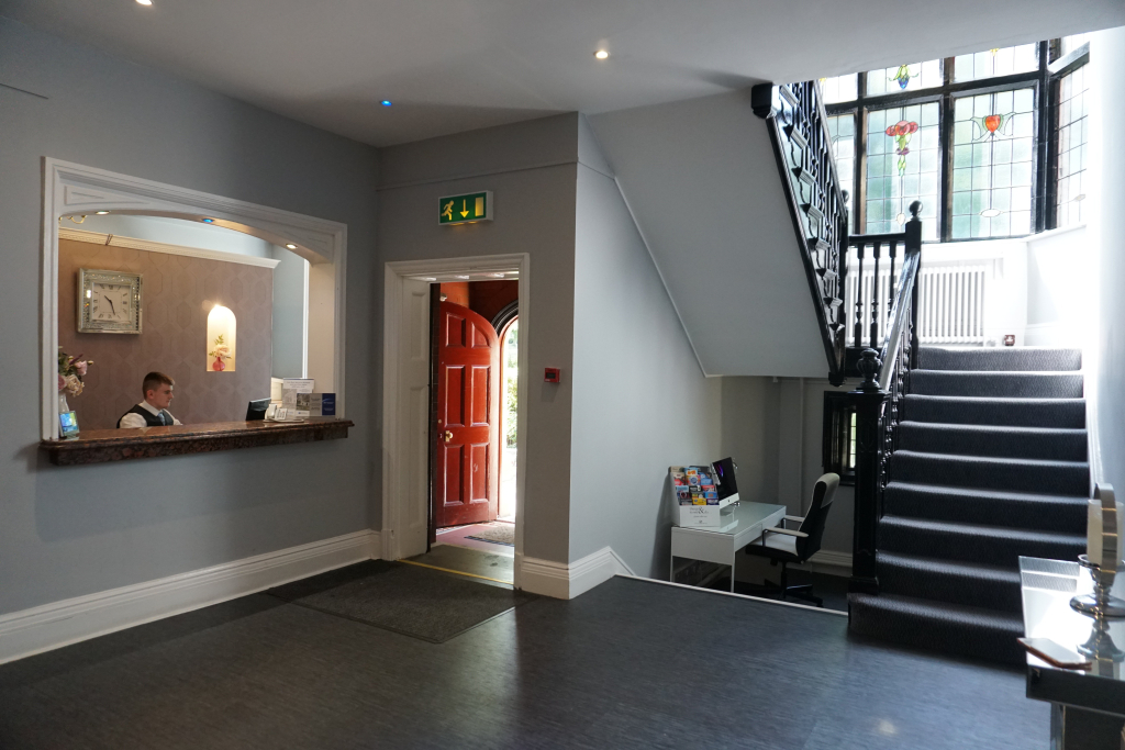 Broadfield Park Hotel by Belvilla