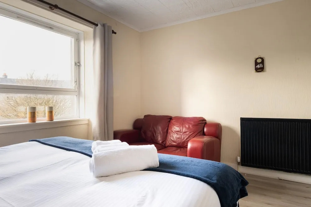 Novelty Suites - Powis Circle