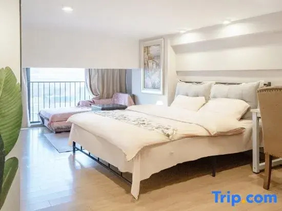 Lilaoshijia Homestay