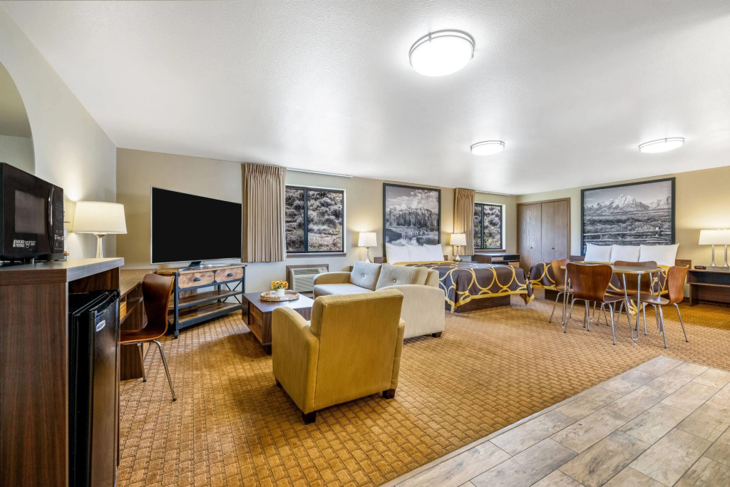 Super 8 by Wyndham Cody