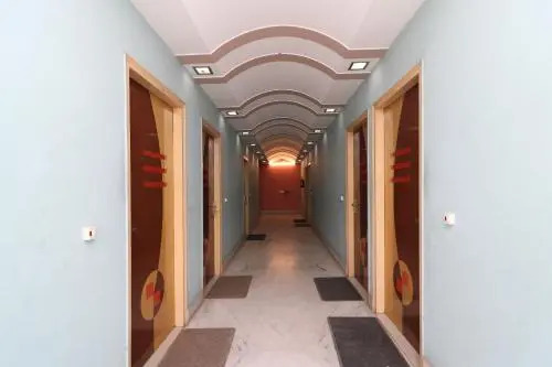 OYO 24219 Canal View