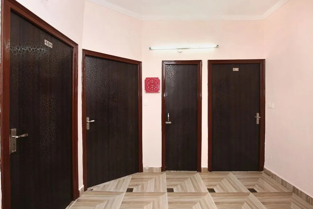 OYO 19473 Rr Residency
