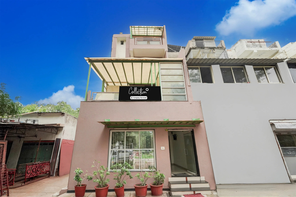 Super Collection O Sachivalaya Metro Station Gandhinagar Formerly Hotel Ghunghat Inn