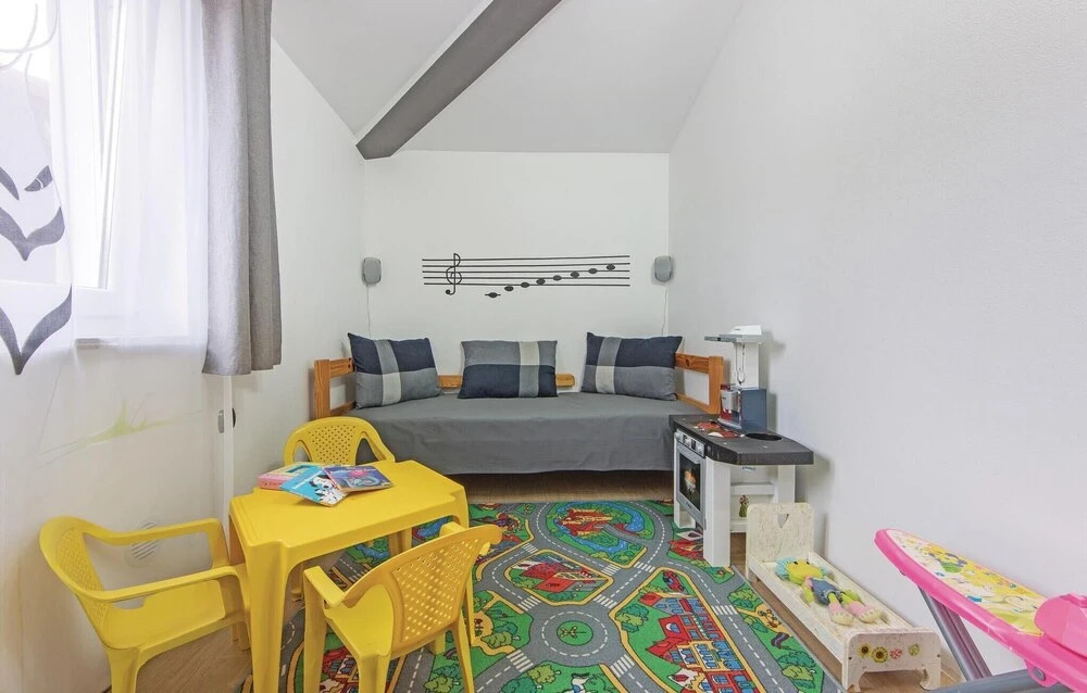 Awesome Home in Loborika With Wifi and 4 Bedrooms