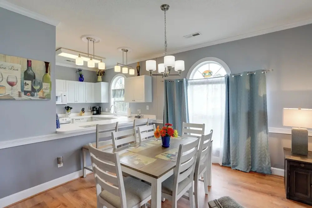 < 2 Mi to Coast: Condo w/ Pool in Myrtle Beach