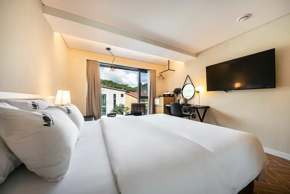 Hotel Moon