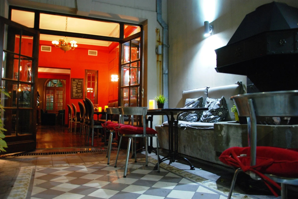 Miravida Soho Hotel & Wine Bar