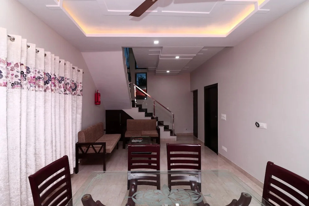 OYO 17063 Home Spacious 3BHK Naukuchiatal